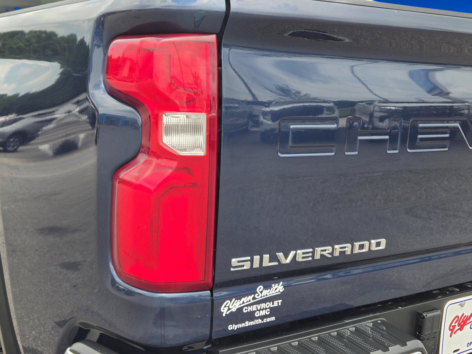 Used 2022 Chevrolet Silverado 3500 LTZ w/ LTZ Premium Package AWD/4WD image 9
