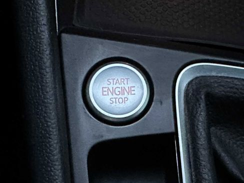 Used 2019 Volkswagen Jetta GLI image 33