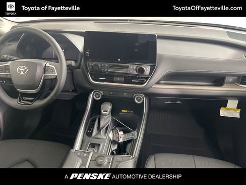 New 2026 Toyota Grand Highlander FWD image 17