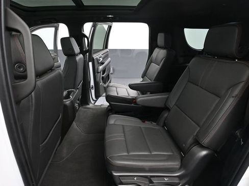 Used 2022 Chevrolet Suburban RST w/ Luxury Package AWD/4WD image 44