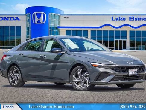 Used 2025 Hyundai Elantra Sport FWD image 1