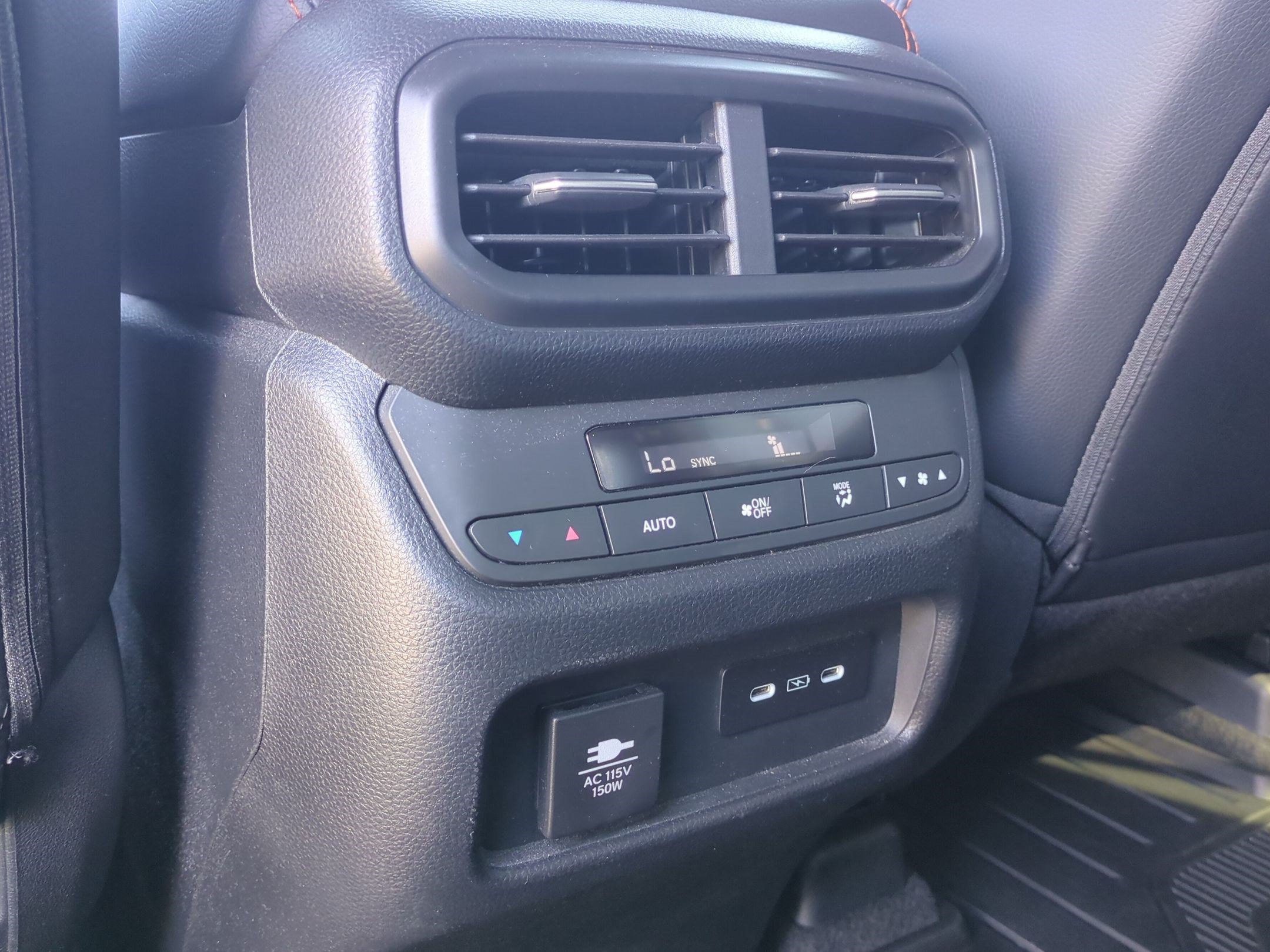 Used 2025 Honda Pilot TrailSport image 33