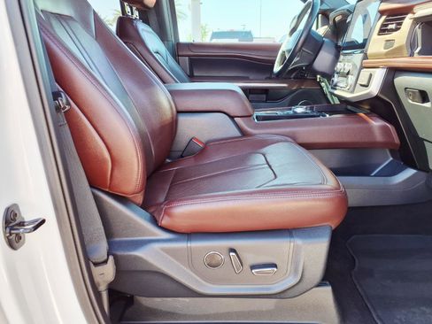 Certified 2023 Ford Expedition Limited image 11