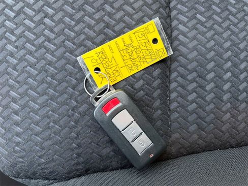 Used 2024 Mitsubishi Eclipse Cross LE image 30