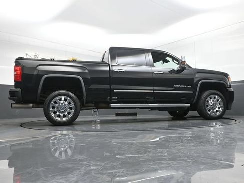 Used 2019 GMC Sierra 2500 Denali w/ Duramax Plus Package AWD/4WD image 54