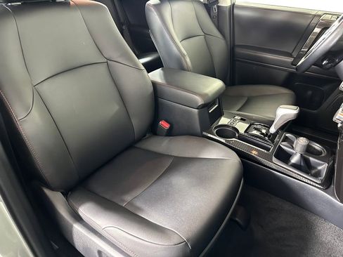Used 2023 Toyota 4Runner TRD Off-Road Premium w/ Off Road Premium Plus Package AWD/4WD image 31
