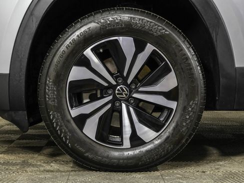 Used 2024 Volkswagen Atlas Cross Sport SE image 22