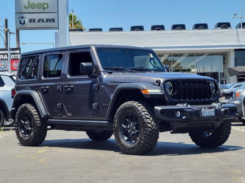 Used 2025 Jeep Wrangler Unlimited Sport AWD/4WD image 31
