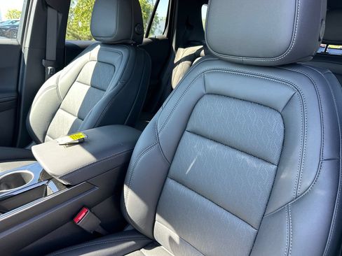 New 2026 Chevrolet Equinox LT w/ Convenience Package II AWD/4WD image 24