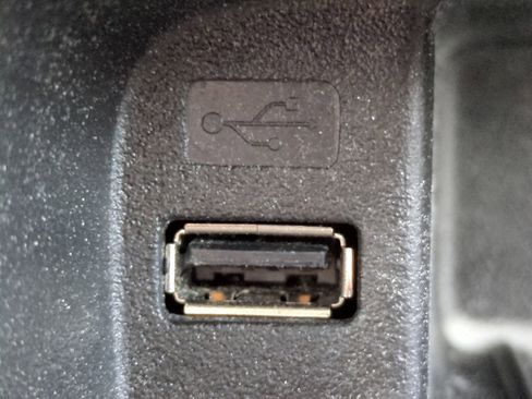 Used 2018 Ford Focus SE w/ SE Appearance Package image 20