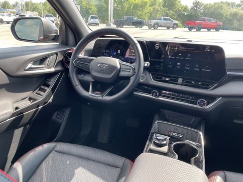 Used 2025 Chevrolet Equinox RS image 25