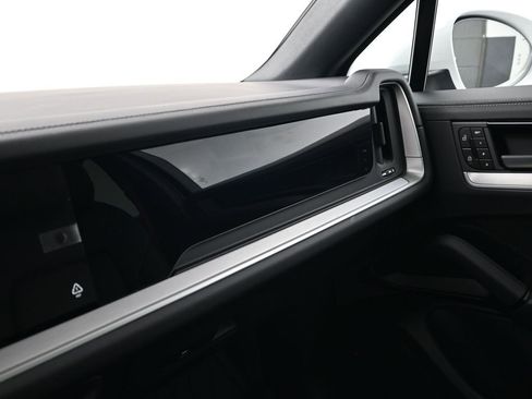 New 2026 Porsche Cayenne Coupe image 23