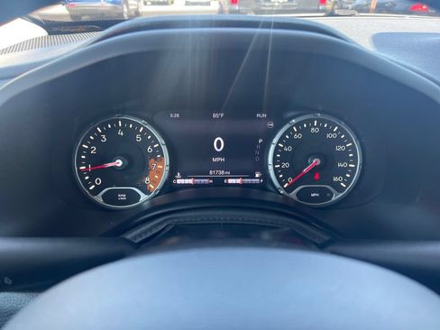 Used 2017 Jeep Renegade Latitude AWD/4WD image 28