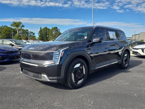 New 2026 Kia EV9 Wind image 4