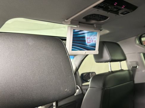 Used 2019 GMC Yukon SLT w/ Graphite Performance Edition AWD/4WD image 25