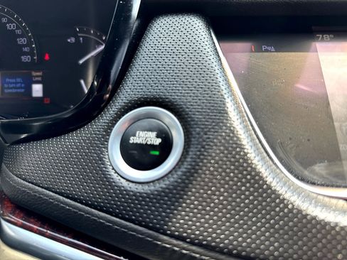 Used 2017 Cadillac XT5 Luxury w/ Driver Awareness Package image 22