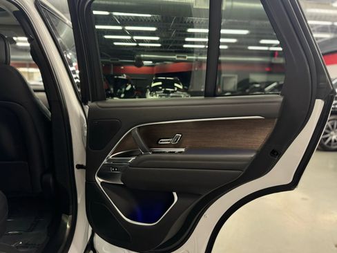 Used 2023 Land Rover Range Rover SE image 30