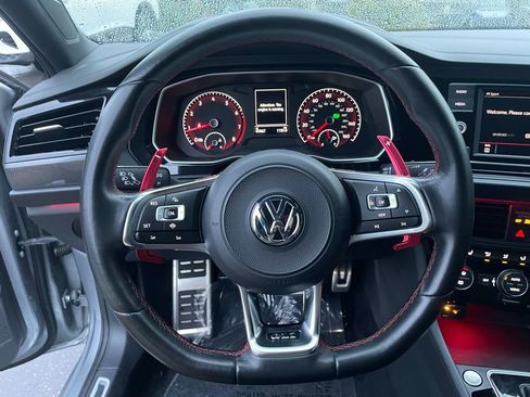 Used 2019 Volkswagen Jetta GLI image 15