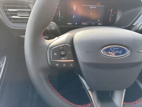 Used 2025 Ford Escape ST-Line image 14