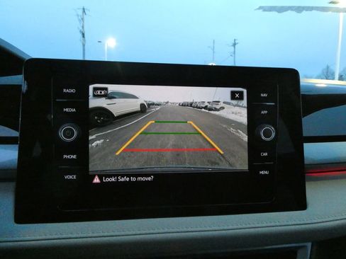 New 2026 Volkswagen Taos SEL AWD/4WD image 3