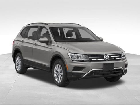 Used 2021 Volkswagen Tiguan S FWD image 6