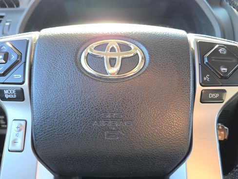 Used 2015 Toyota 4Runner SR5 image 24
