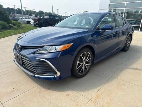 Used 2024 Toyota Camry XLE w/ Cold Weather Package FWD image 3