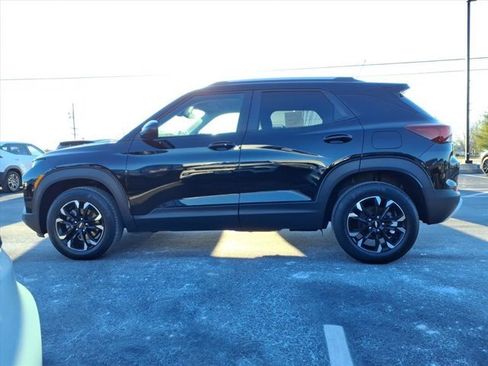 Used 2022 Chevrolet TrailBlazer LT w/ Driver Confidence Package image 4