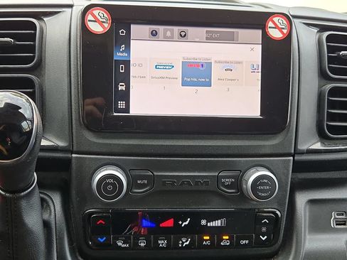 Used 2025 RAM ProMaster 2500 w/ Convenience Group FWD image 21