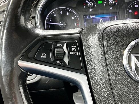 Used 2020 Buick Encore Essence image 11