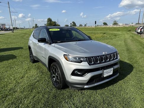 Used 2025 Jeep Compass Limited AWD/4WD image 15