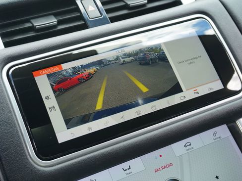 Used 2018 Land Rover Range Rover Sport SE image 22