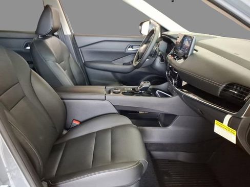 Certified 2025 Nissan Rogue SL AWD/4WD image 14