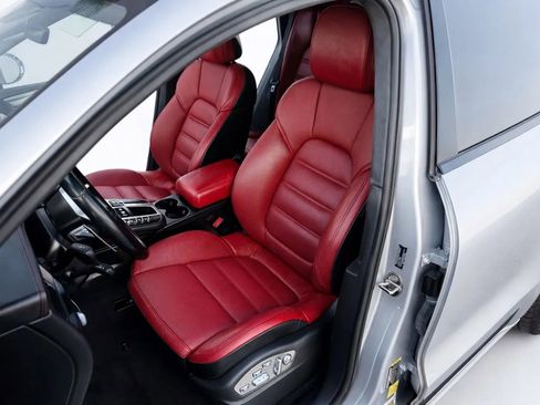 Used 2015 Porsche Macan Turbo image 9