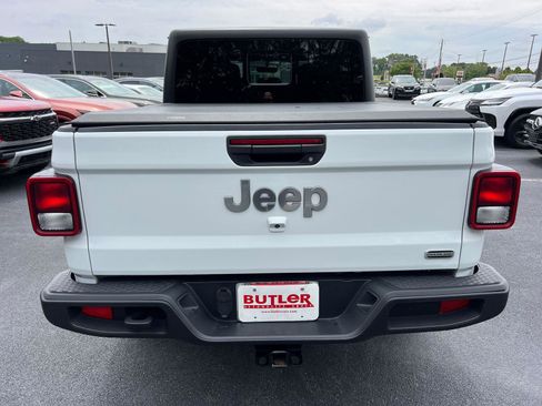 Used 2023 Jeep Gladiator Overland w/ Popular Equipment Package AWD/4WD image 7