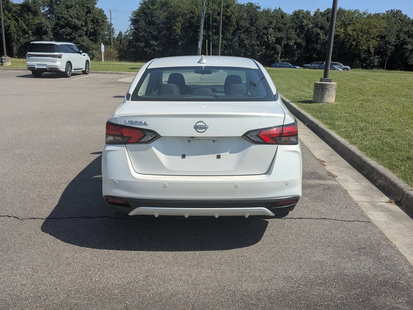 Used 2025 Nissan Versa SV FWD image 4