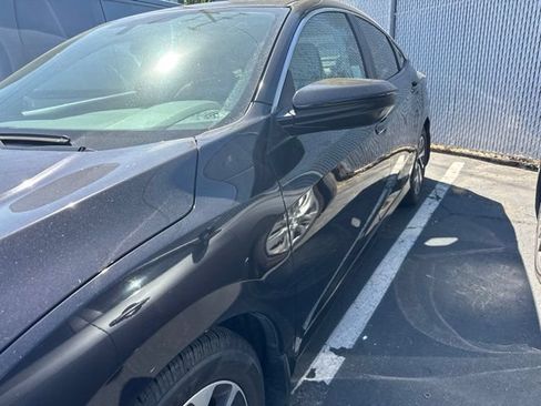 Used 2017 Honda Civic EX image 2