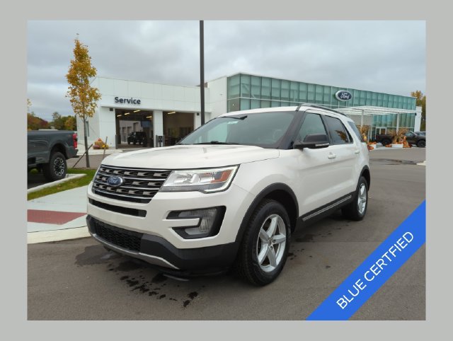 Used 2017 Ford Explorer XLT AWD/4WD image 1