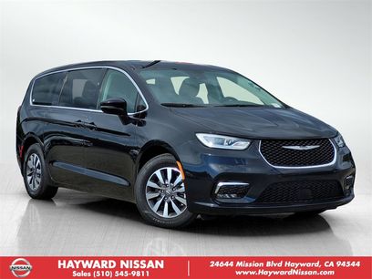 Used 2022 Chrysler Pacifica Touring-L