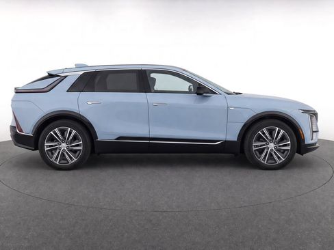 Certified 2024 Cadillac Lyriq Luxury AWD/4WD image 8