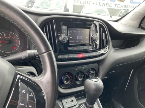 Used 2019 RAM ProMaster City Tradesman SLT FWD image 9