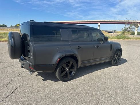 Used 2025 Land Rover Defender 130 V8 AWD/4WD image 5