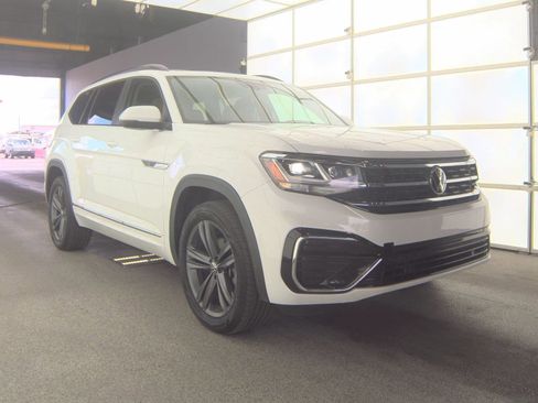 Used 2021 Volkswagen Atlas SE FWD image 2
