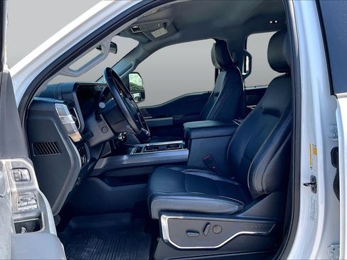 Used 2024 Ford F250 Lariat w/ Sport Appearance Package AWD/4WD image 8
