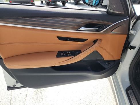 Used 2023 BMW 530i w/ Premium Package image 29