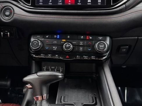 Used 2023 Dodge Durango GT image 27