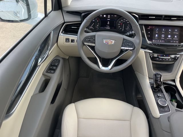 Used 2023 Cadillac XT6 Premium Luxury w/ Technology Package AWD/4WD image 36