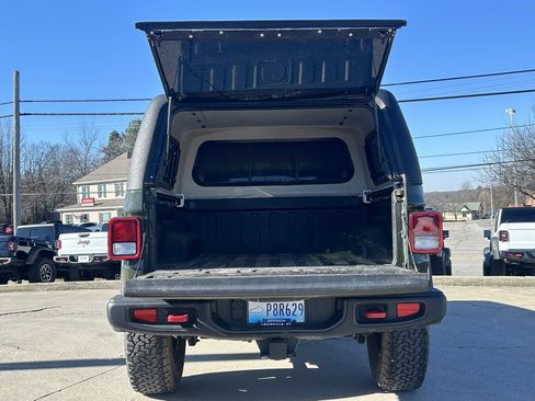 Used 2022 Jeep Gladiator Rubicon w/ Cold Weather Group image 7