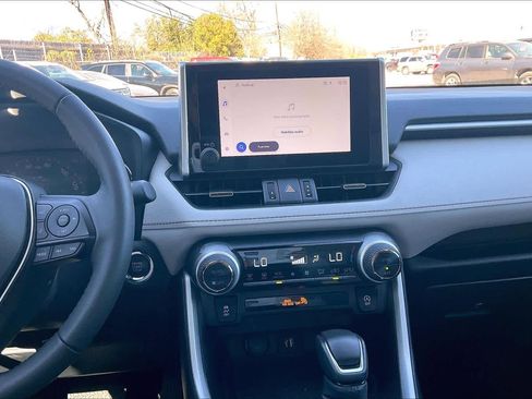 Used 2025 Toyota RAV4 XLE Premium image 7