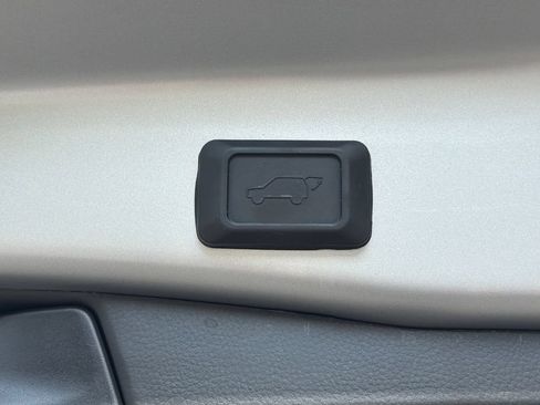 Used 2025 Toyota RAV4 XLE w/ Convenience Package AWD/4WD image 7